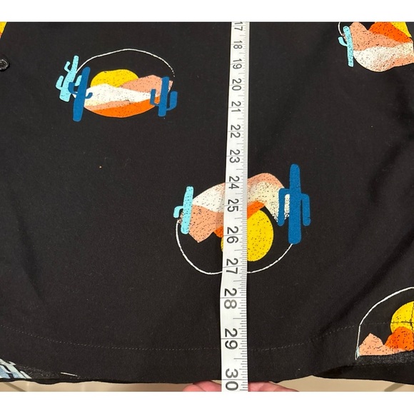 NO BOUNDARIES 2XL FRONT BUTTON HAWAIAN SHIRT BLACK W/ DESERT SCENES COLORFUL SS - Picture 11 of 13